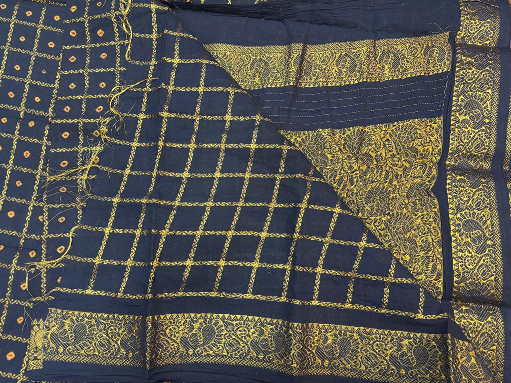 Handknot Saree with Kaikattu Design - Black