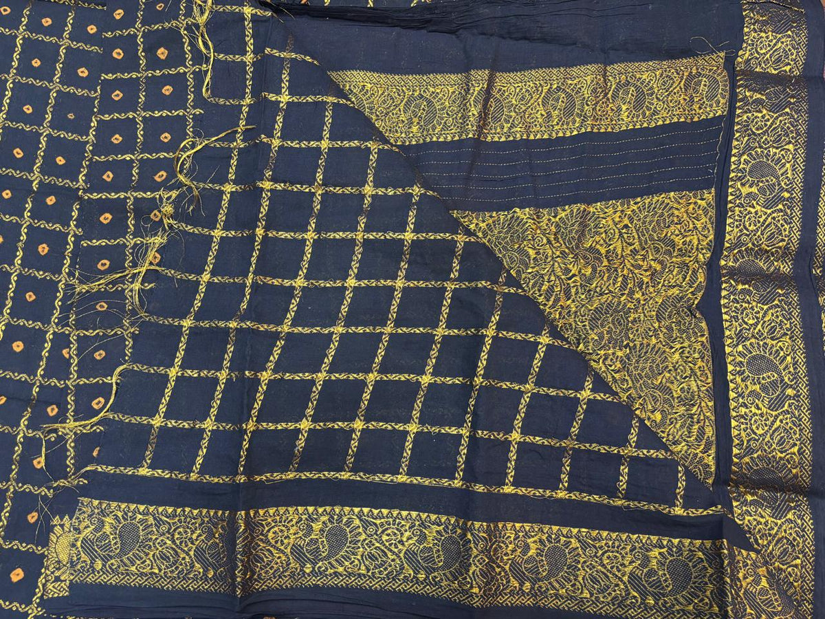 Handknot Saree with Kaikattu Design - Black