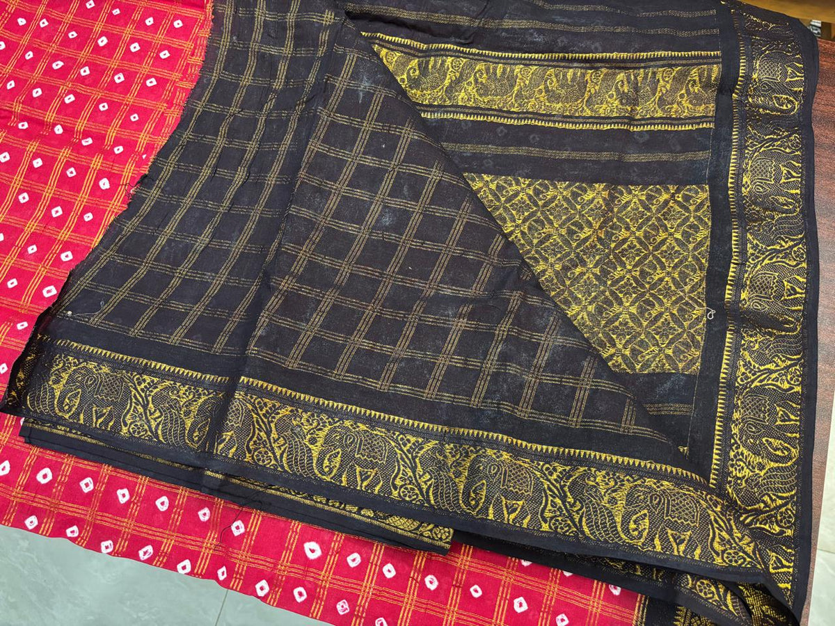 Handknot Saree with Kaikattu Design - Red